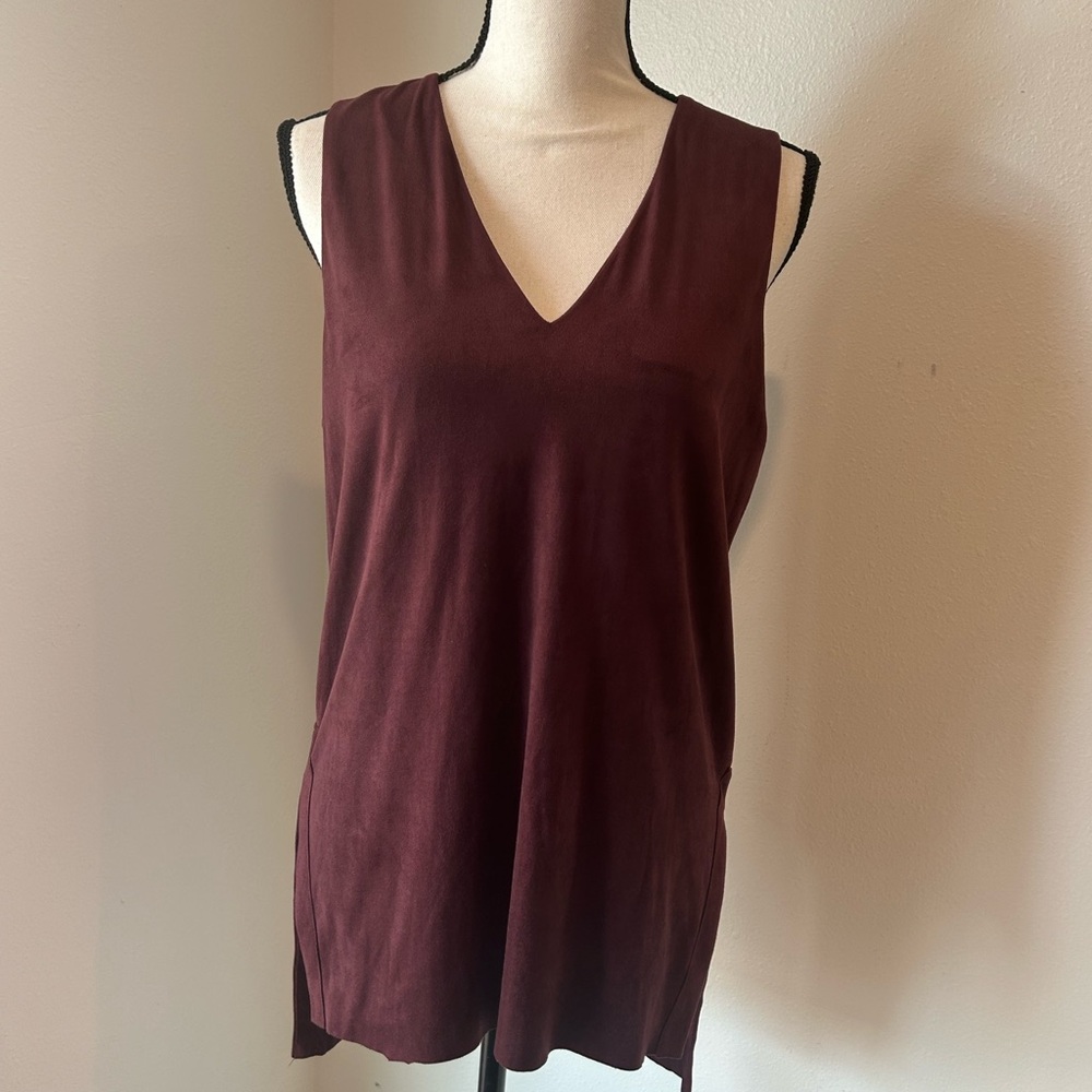 Tere Jacobs Sleeveless V-Neck Burgundy Top